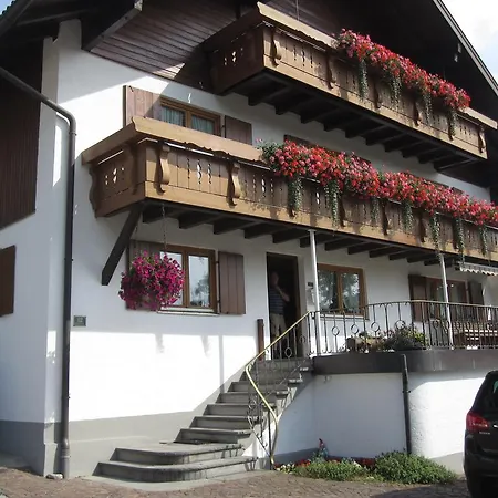 아파트 Gaestehaus Bach *